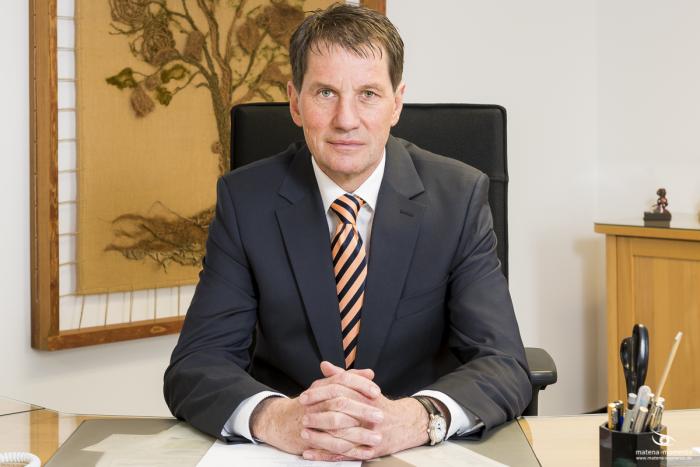 matena moments / Business