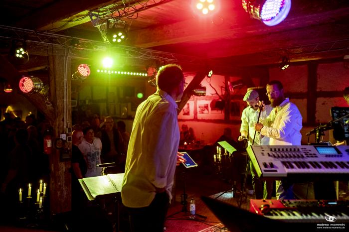 matena moments / Business