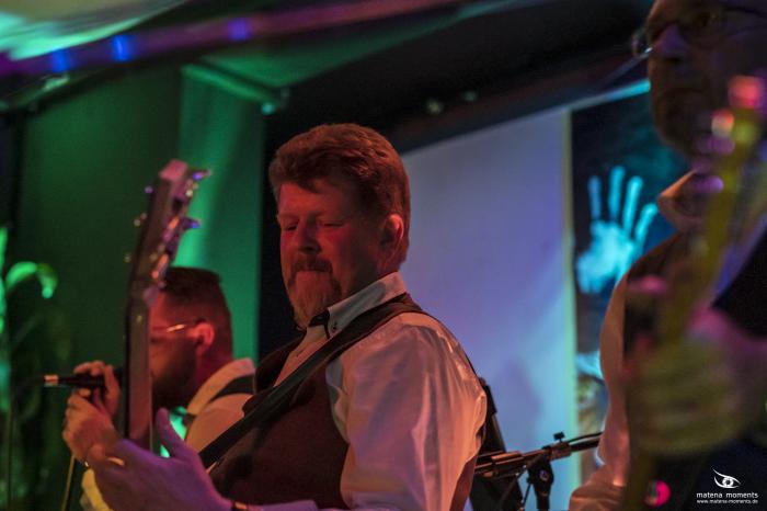 matena moments / Business