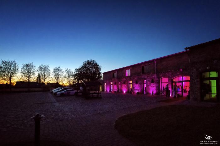 matena moments / Business