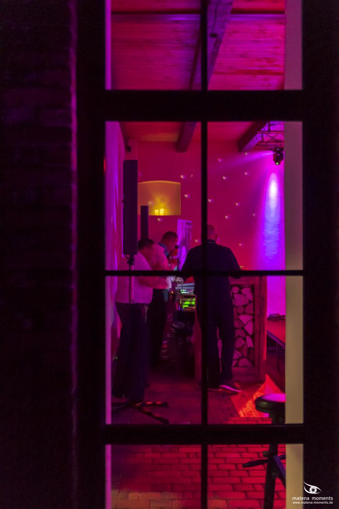 matena moments / Business