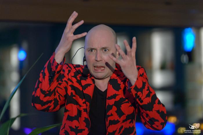 matena moments / Business