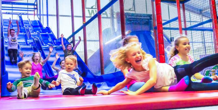 matena moments / Business