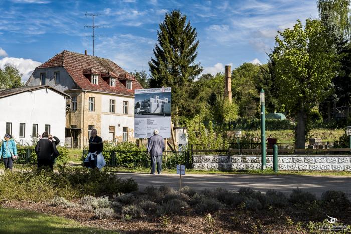 matena moments / Business