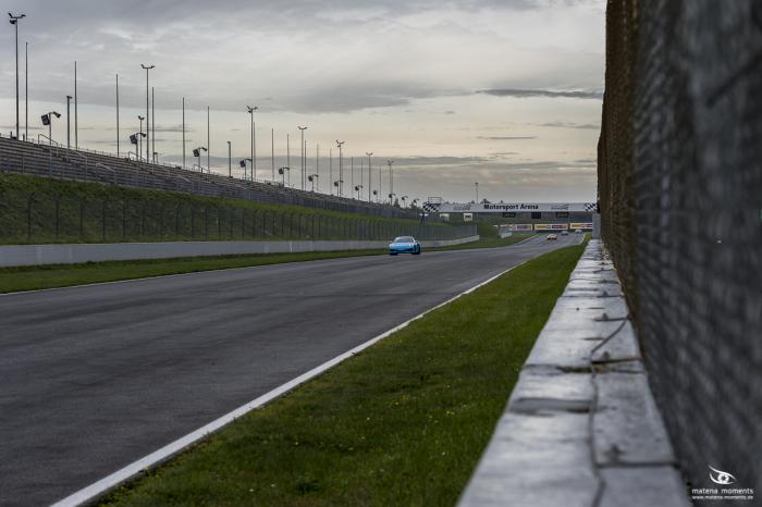 matena moments / Business