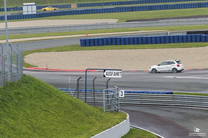 matena moments / Business