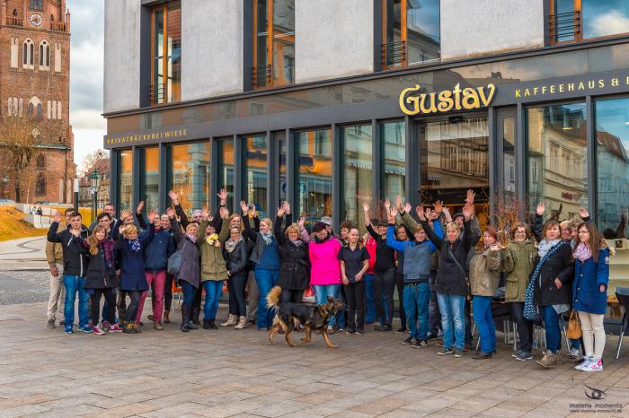 matena moments / Business